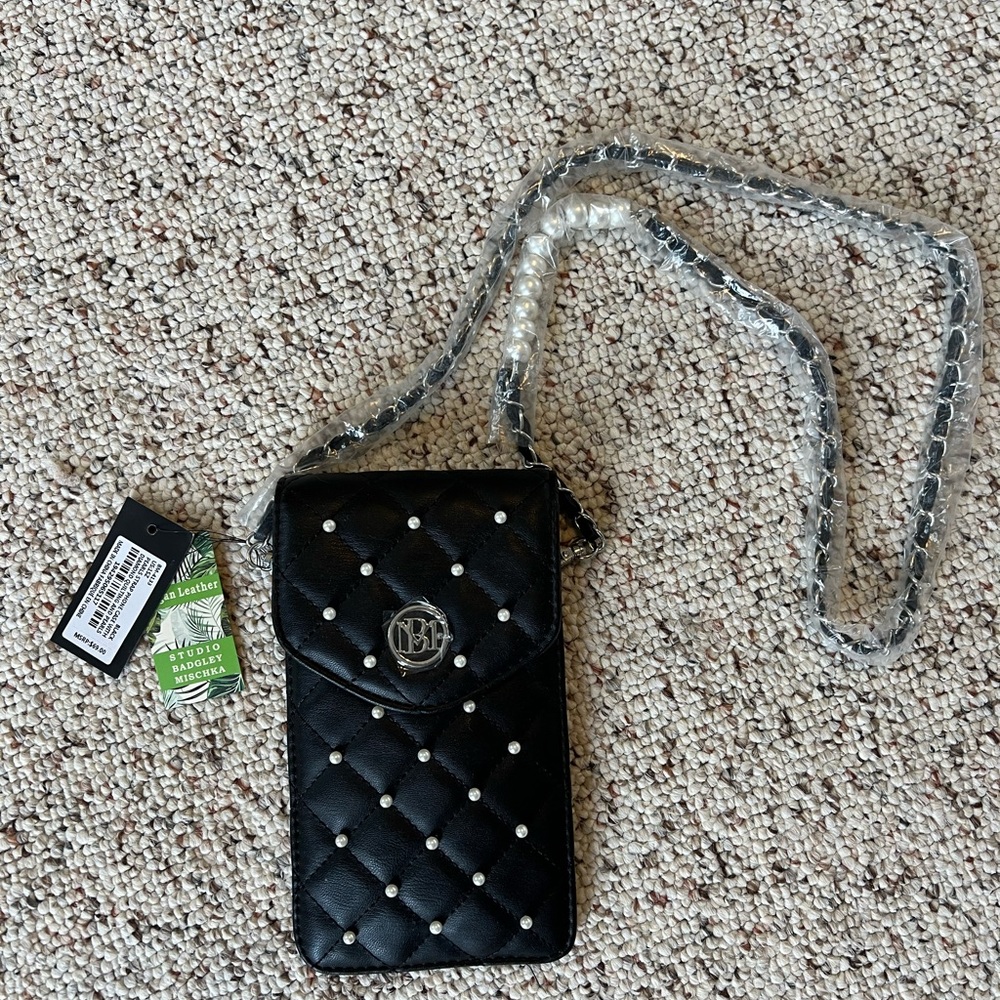 Badgley Mischka - Black Quilted Crossbody Phone Case